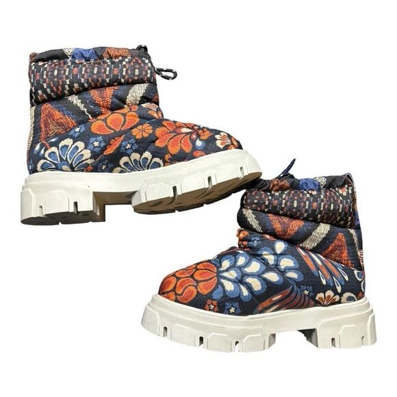 FARM RIO Pineapple Flower Lug Sole Puffer Bootie SZ 9.5 With Dust Bag New in BOX - Picture 1 of 8